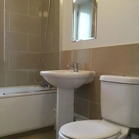 Central 2 Bedroom Apt In Smithfield *